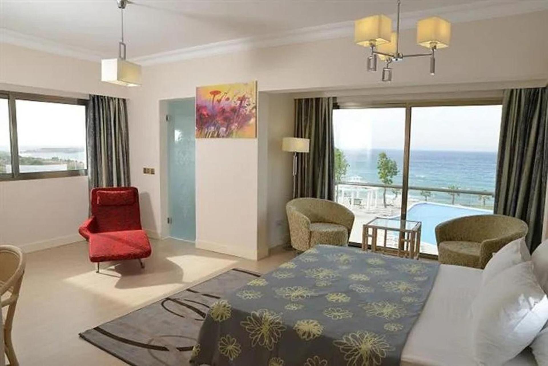 Jasmine Court Hotel Кирения Екстериор снимка
